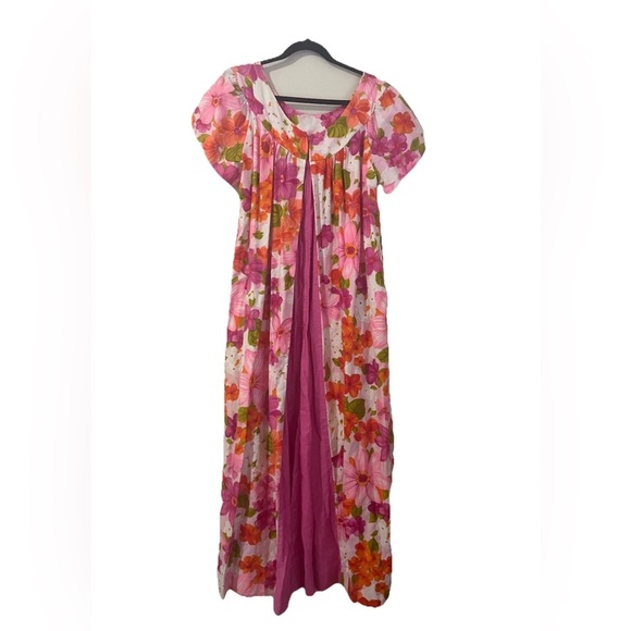 alice polynesian fashions Dresses & Skirts - VTG Alice Polynesian Pink Colorful Muu Muu Tulip Sleeve No Size Tag ? Large